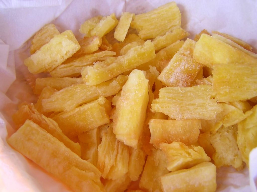 best brazilian street food aipim frito