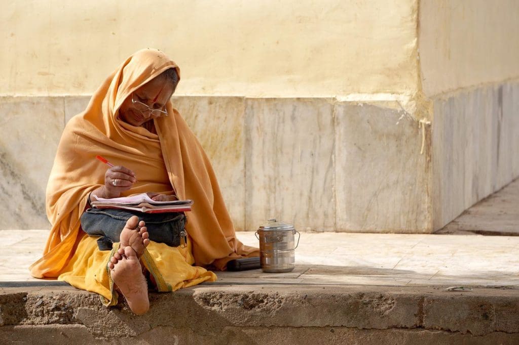 woman, marketplace, indian-6028423.jpg