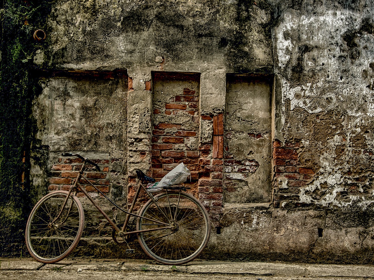 bike, wall, sidewalk-1505039.jpg