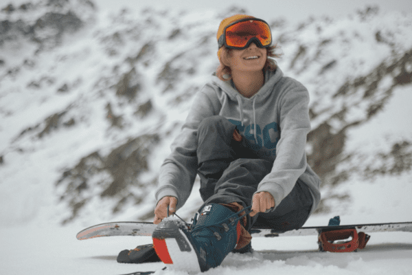 How to Pick the Best Snow Goggles for Skiing and Snowboarding