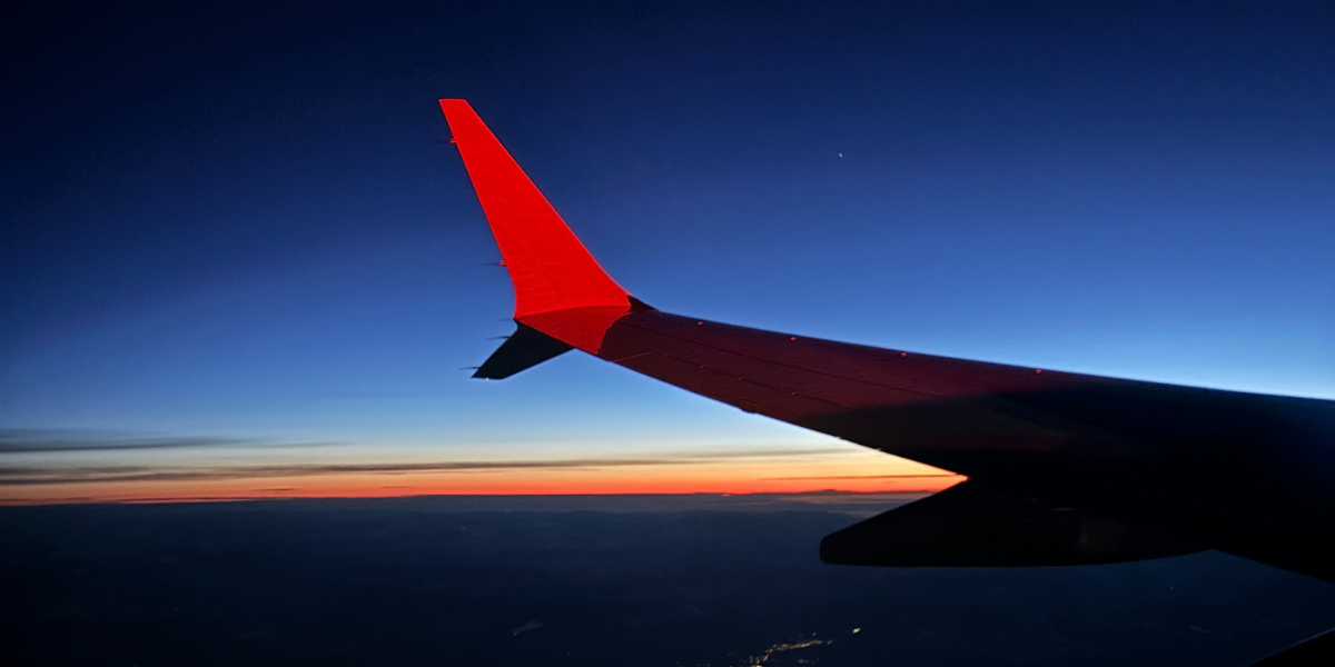 Red-Eye Business Flights 8 Survival Tips for Arriving Refreshed
